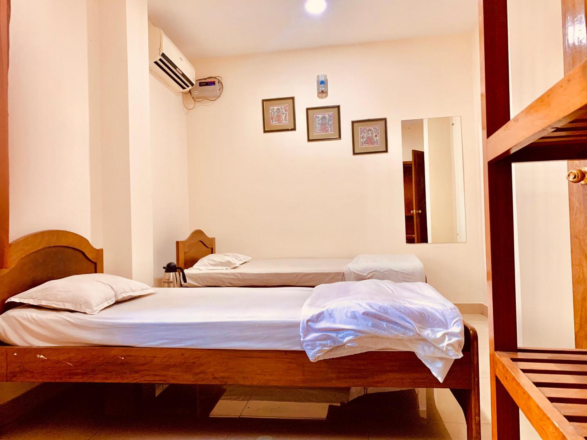 Hotel Devika Dibrugarh Ngoại thất bức ảnh