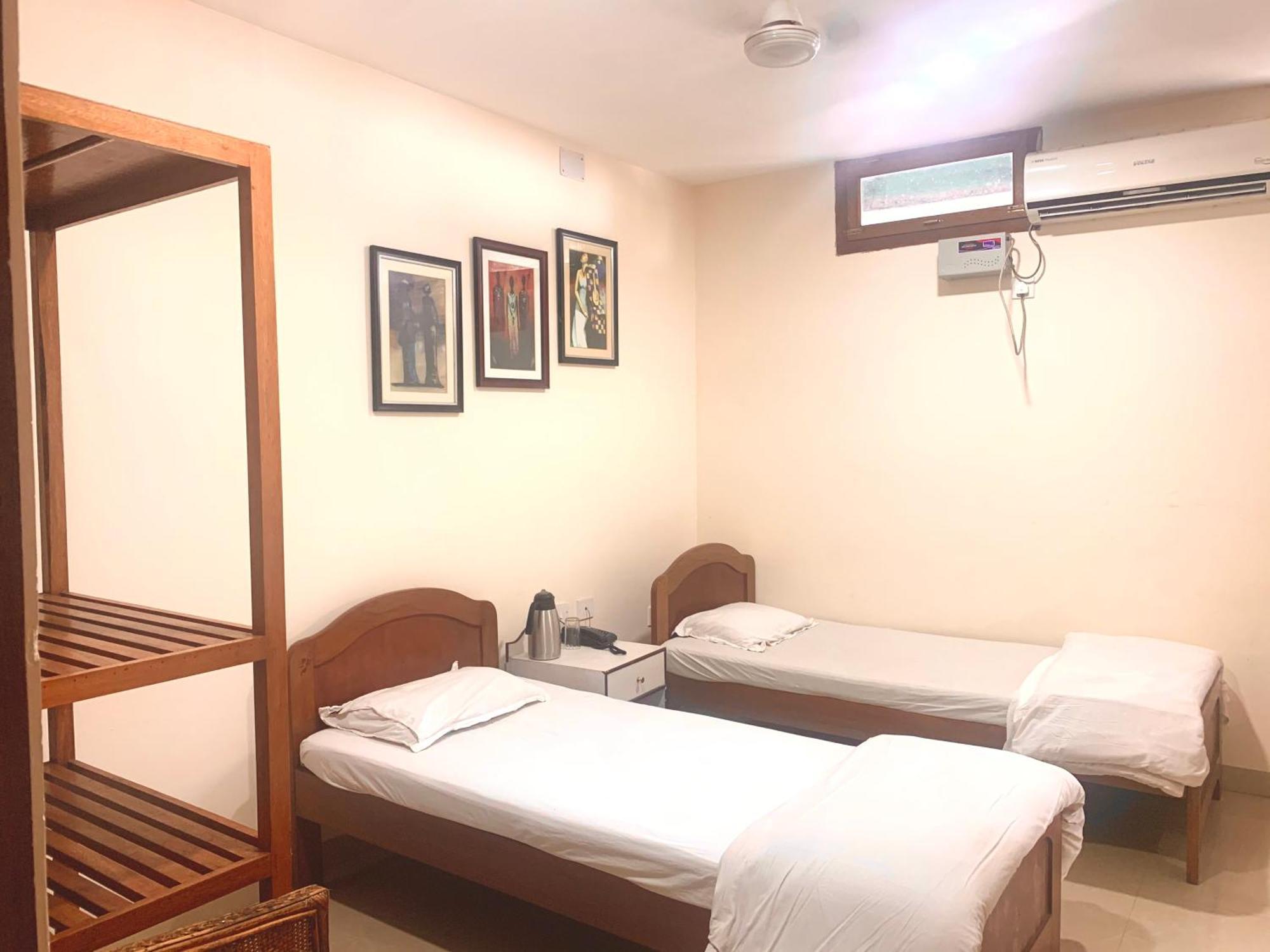 Hotel Devika Dibrugarh Ngoại thất bức ảnh