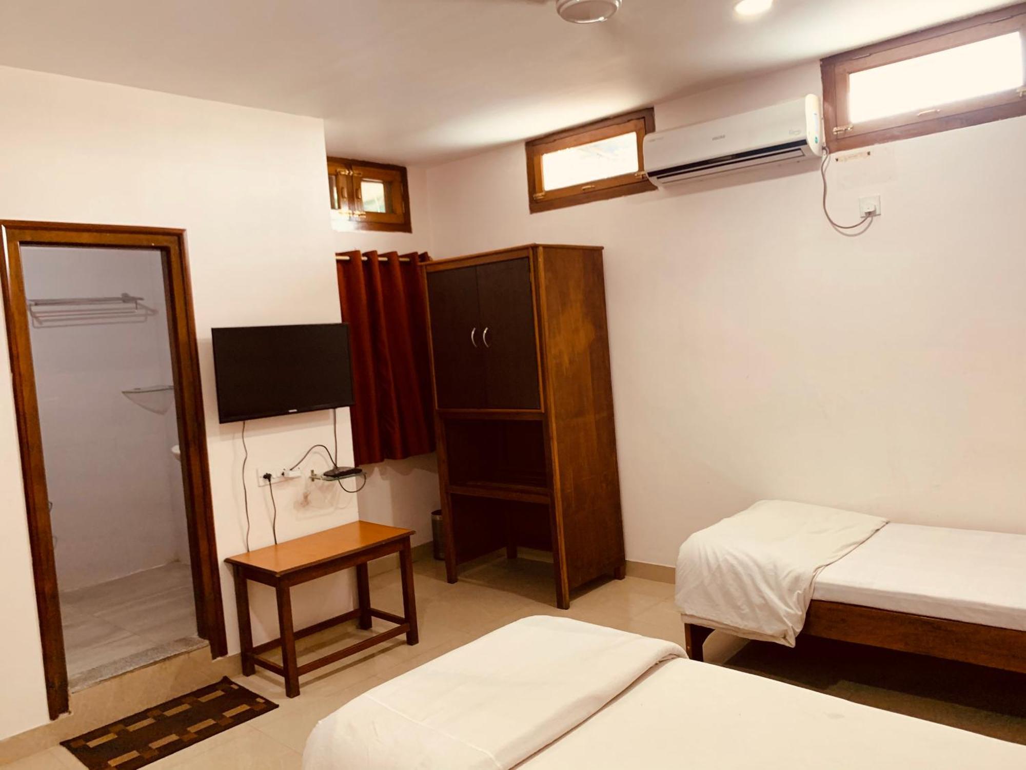 Hotel Devika Dibrugarh Ngoại thất bức ảnh